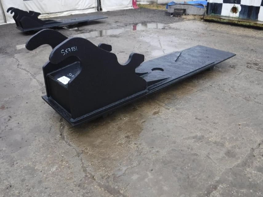 Unspecified 300 Series 72" Cleanup Bucket - 6