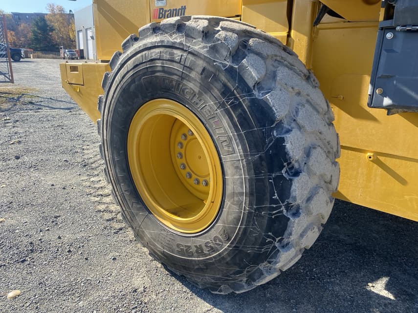2023 John Deere 544P - 14