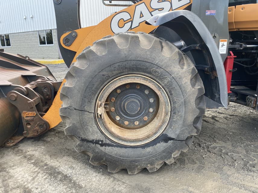 2021 Case 721G - 17