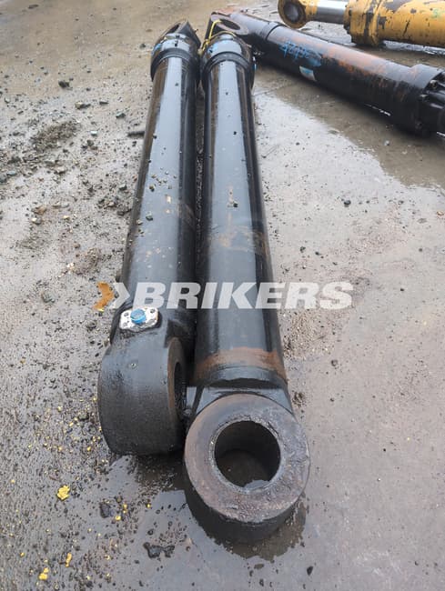 204-2820 Caterpillar - 1
