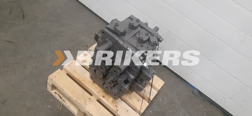 4436897 John Deere - 1