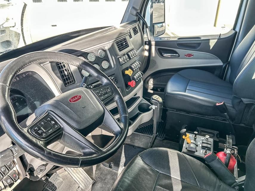 2024 Peterbilt 567 - 13