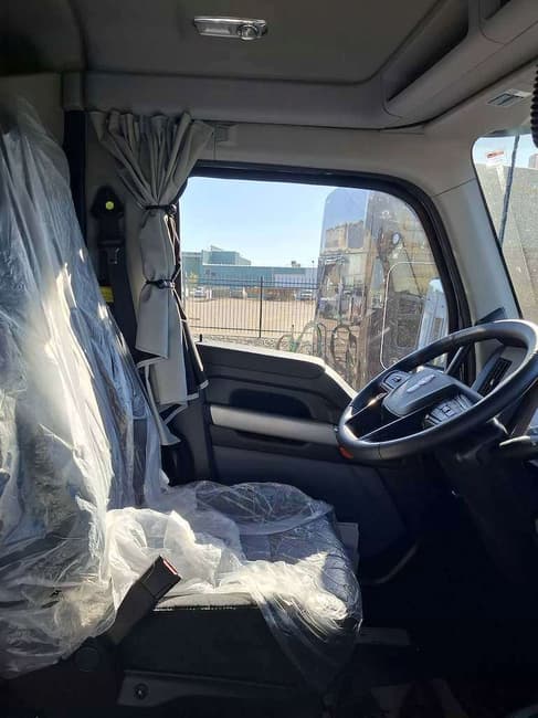 2027 Kenworth W990 - 11