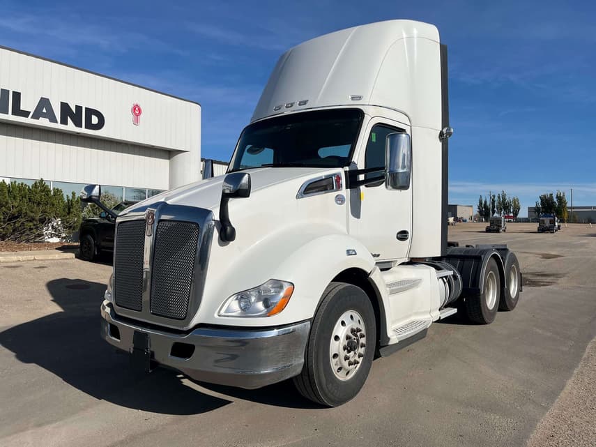 2022 Kenworth T680 - 1