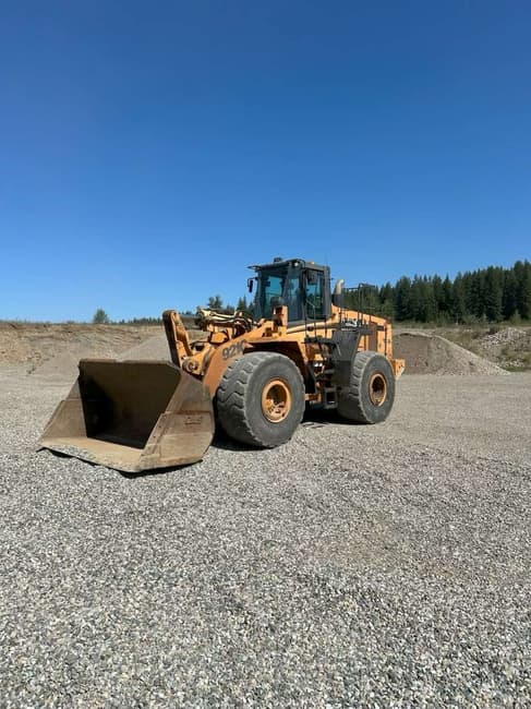 2004 Case 921C - 1