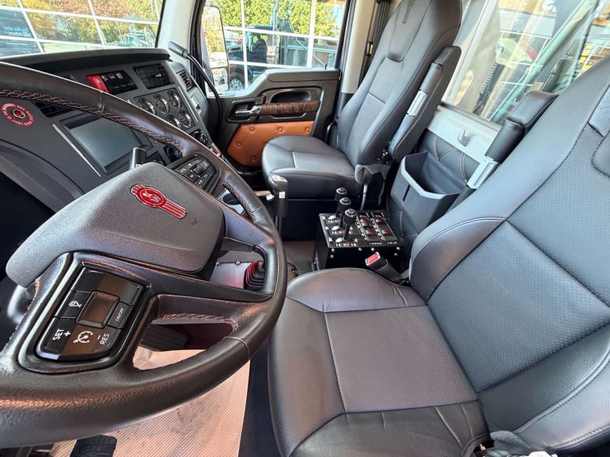 2025 Kenworth T880 - 5
