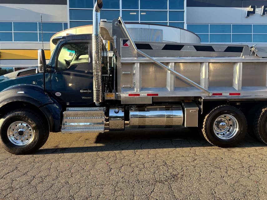 2025 Kenworth T880 - 2