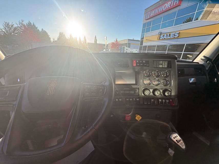2025 Kenworth T880 - 7