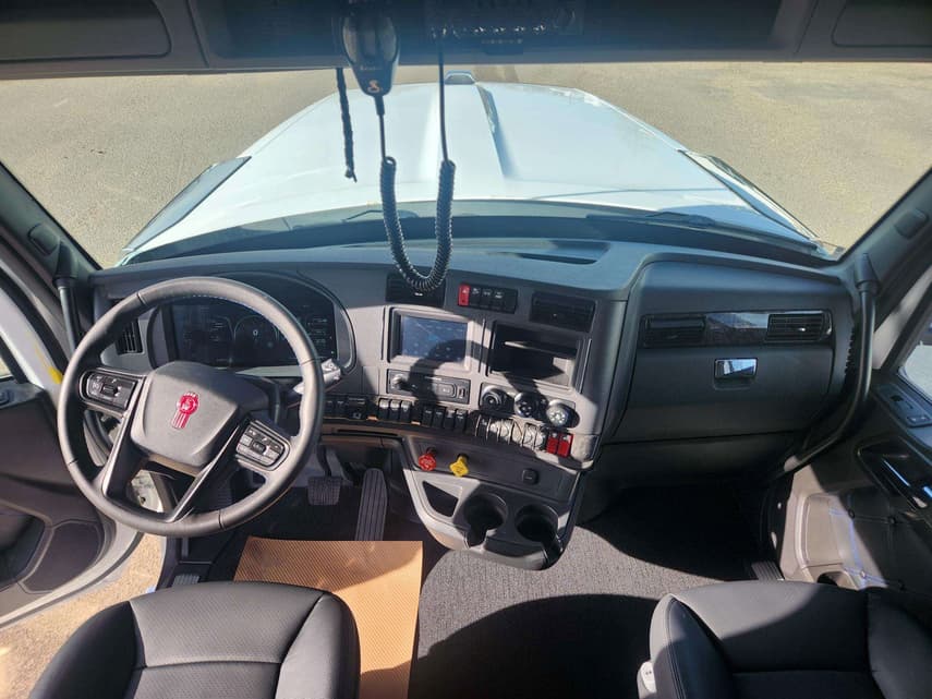 2027 Kenworth W990 - 6