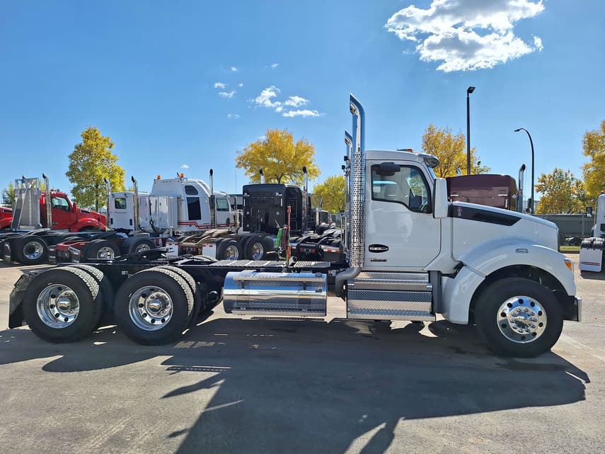 2027 Kenworth T880 - 6