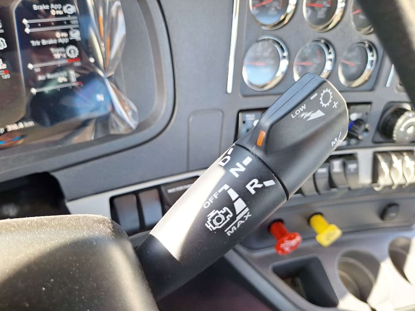 2027 Kenworth T880 - 11