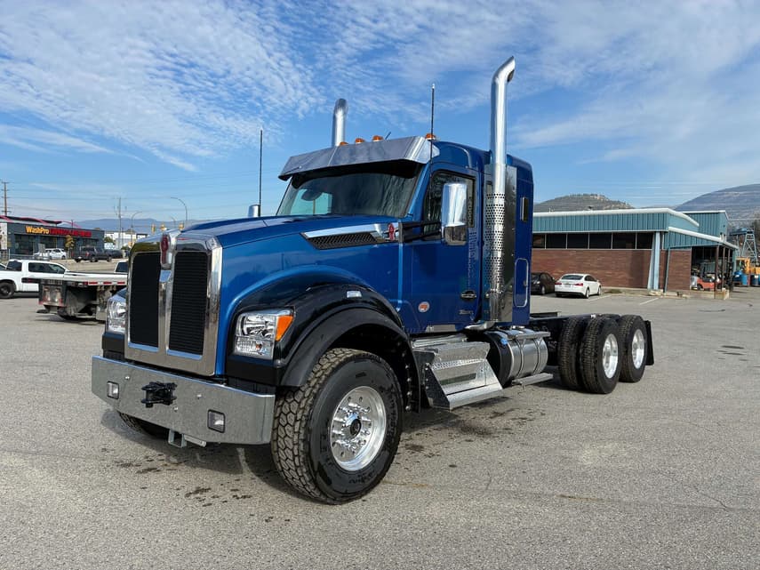 2027 Kenworth T880 - 1