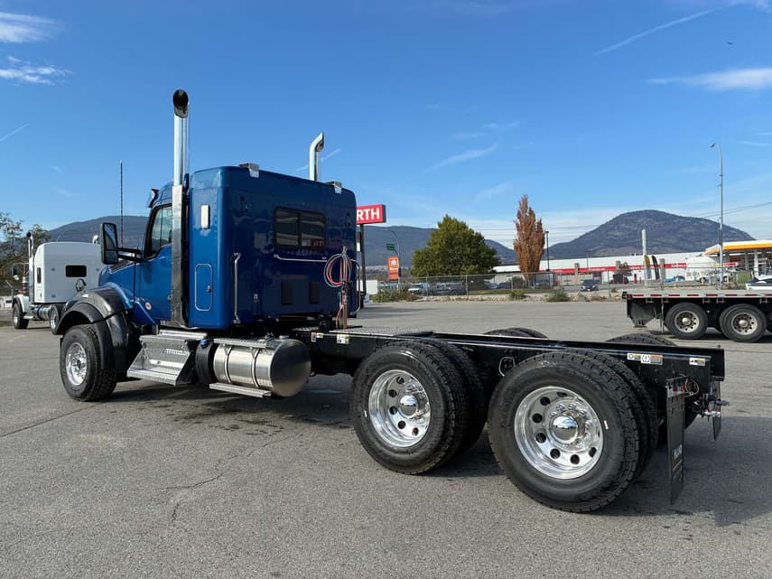 2027 Kenworth T880 - 3