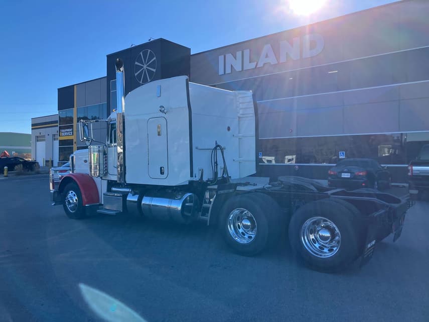2022 Peterbilt 389 - 3