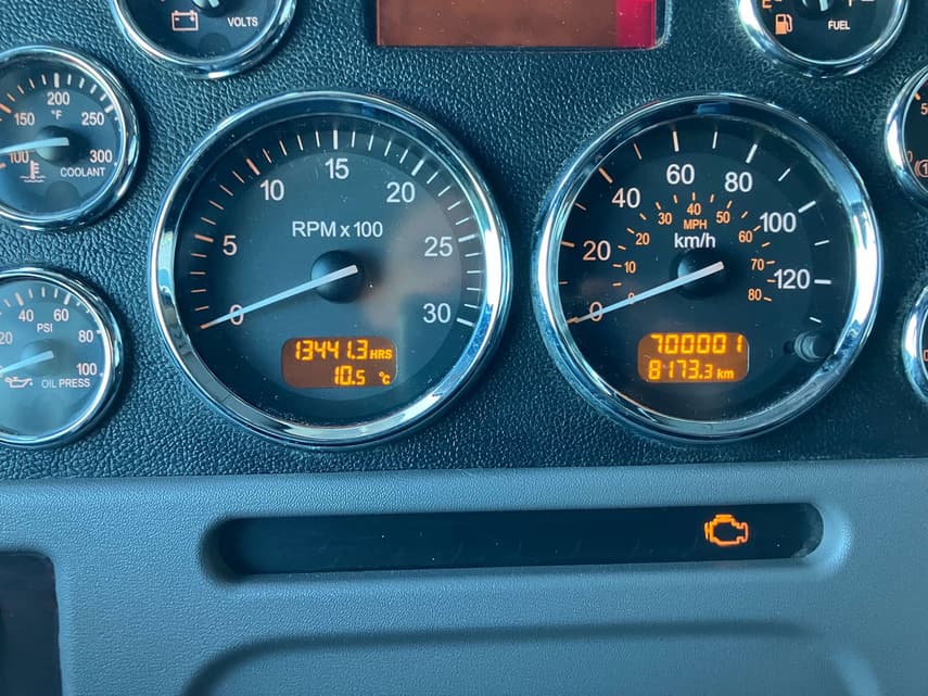 2022 Peterbilt 389 - 9