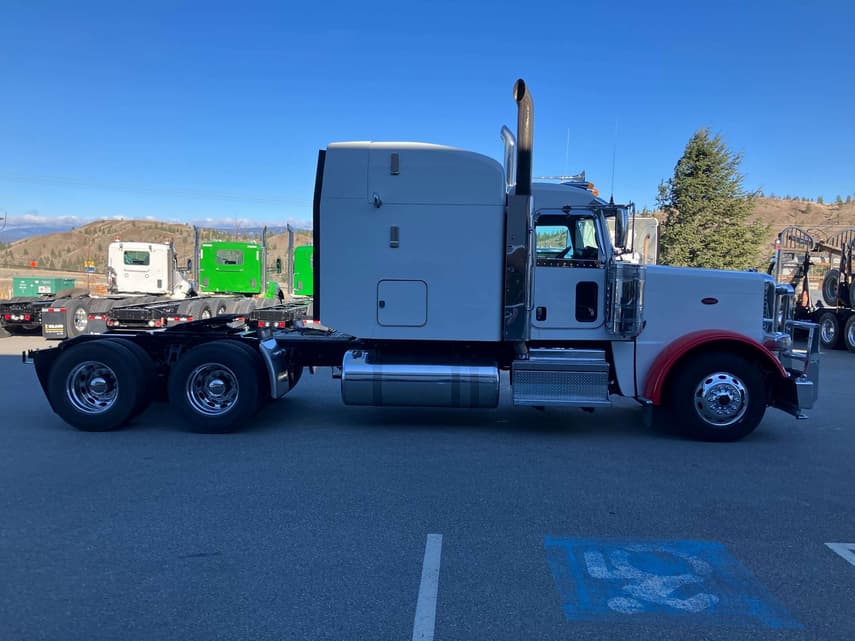 2022 Peterbilt 389 - 7
