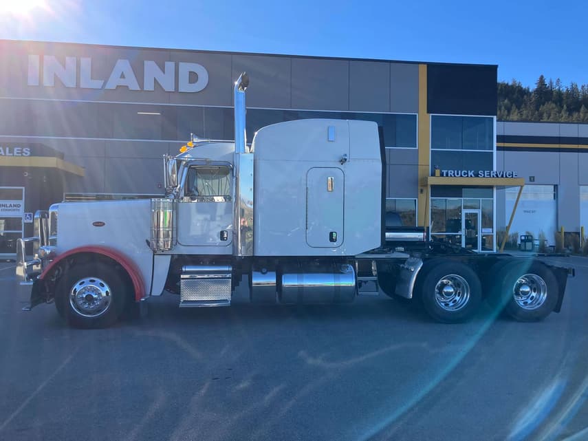2022 Peterbilt 389 - 2