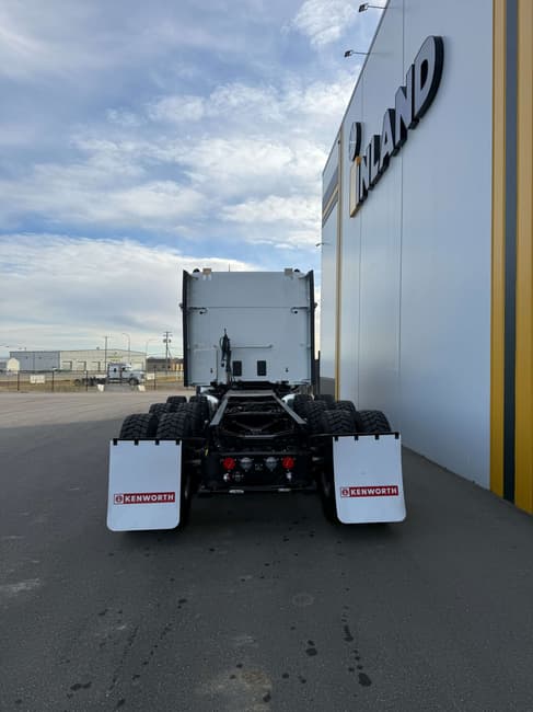 2027 Kenworth T880 - 3