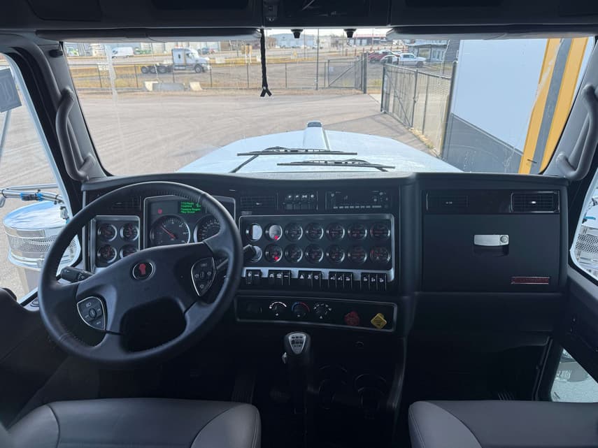 2027 Kenworth W900 - 5