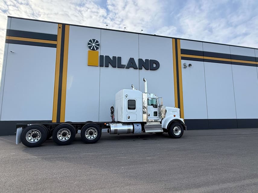 2027 Kenworth W900 - 3