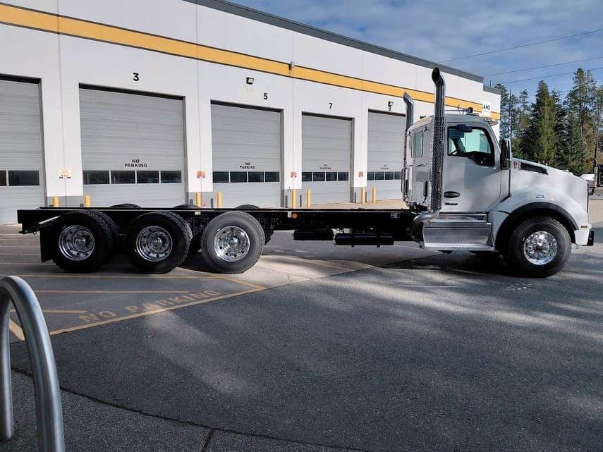 2027 Kenworth T880 - 4