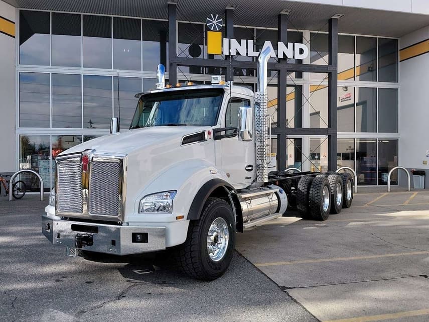 2027 Kenworth T880 - 1