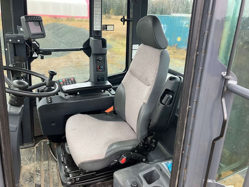 2018 John Deere 444 - 8
