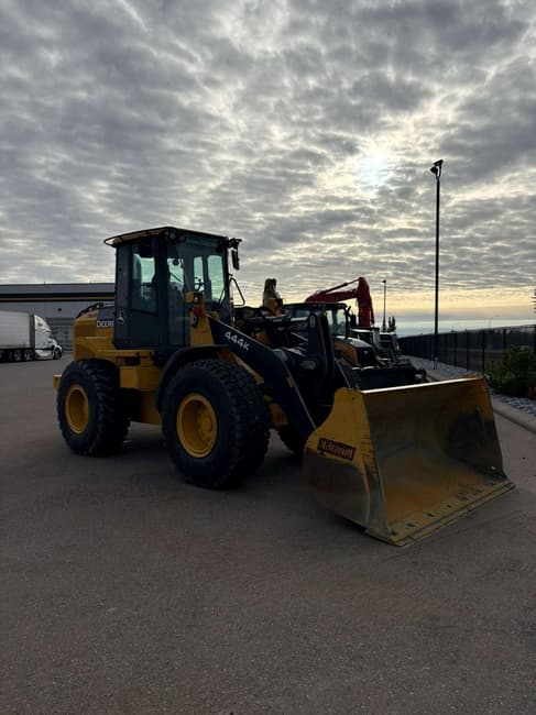 2018 John Deere 444 - 6
