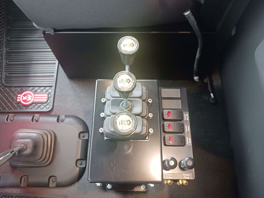 2027 Kenworth T880 - 3