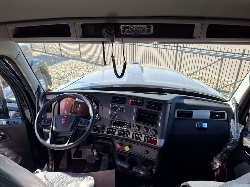 2027 Kenworth W990 - 7