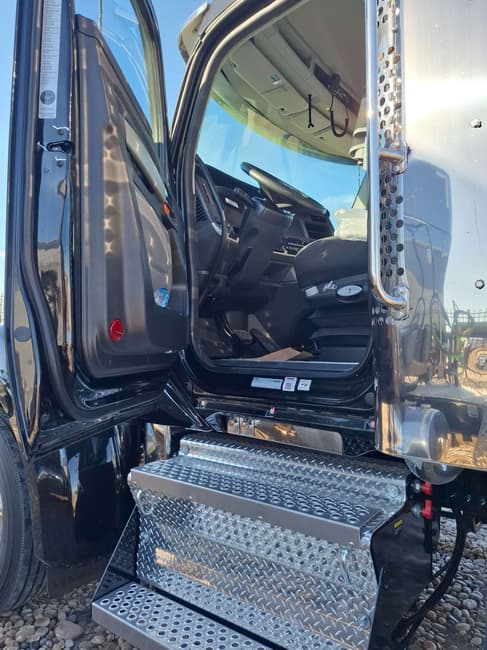 2027 Kenworth W990 - 5