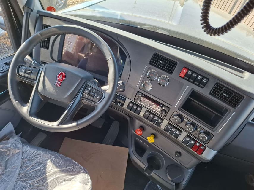 2027 Kenworth W990 - 8