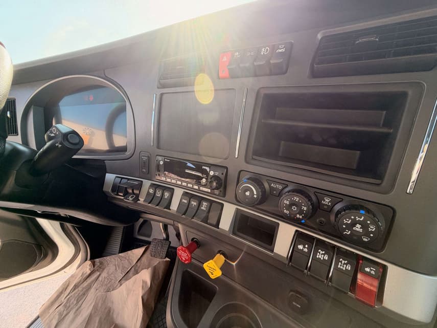 2026 Kenworth T680 - 8