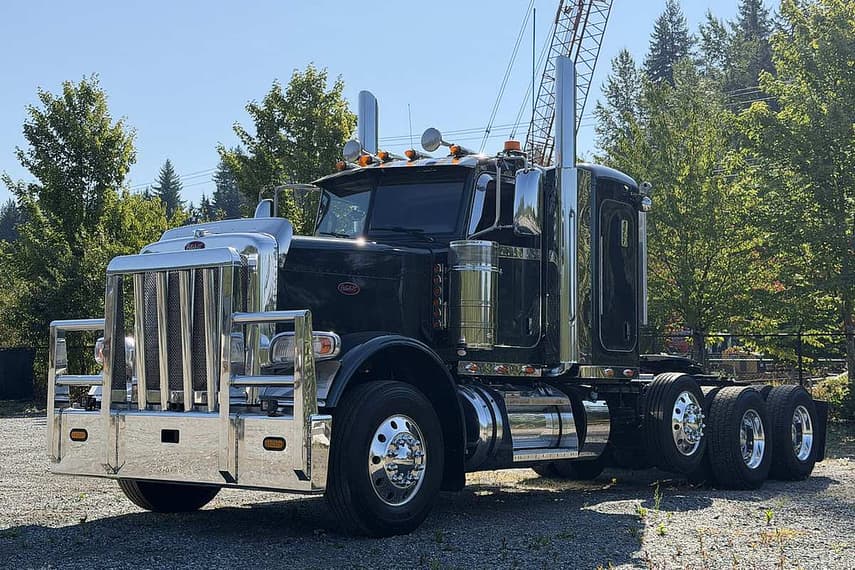 2022 Peterbilt 389 - 1