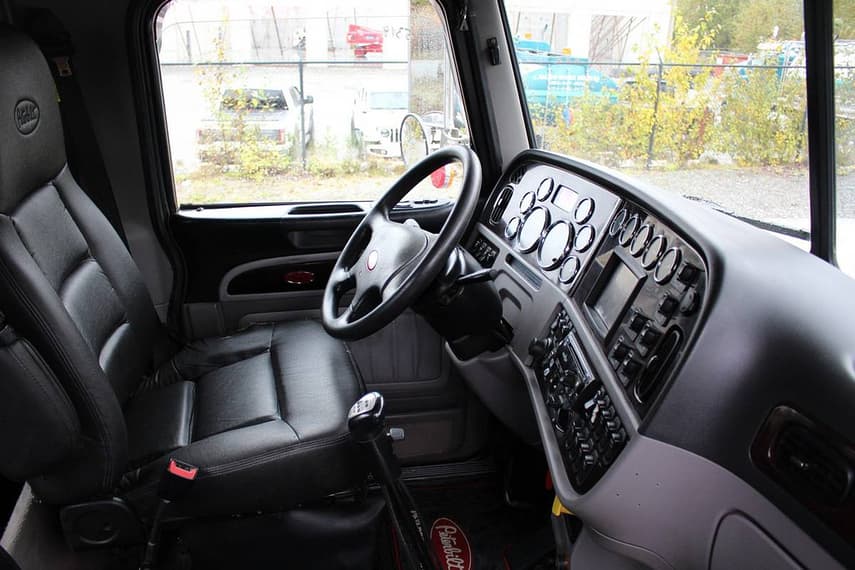 2022 Peterbilt - 14