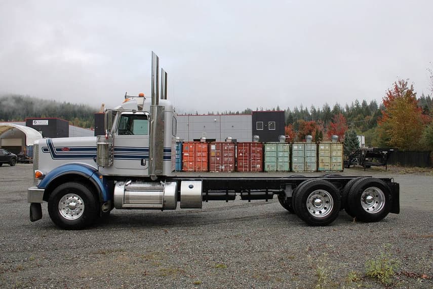 2022 Peterbilt 367HH - 3