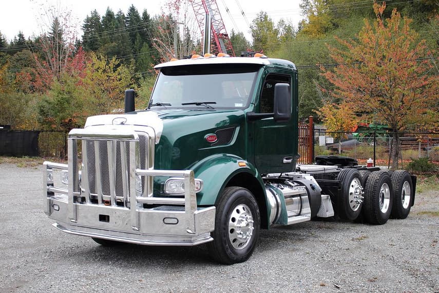 2023 Peterbilt - 2