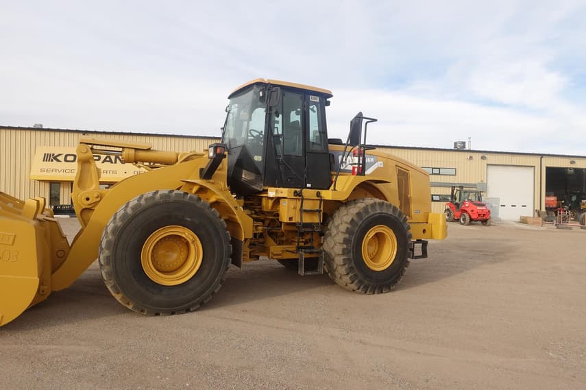 2011 Caterpillar 966H - 1