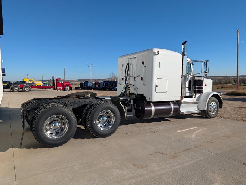 2019 Peterbilt 389 - 5