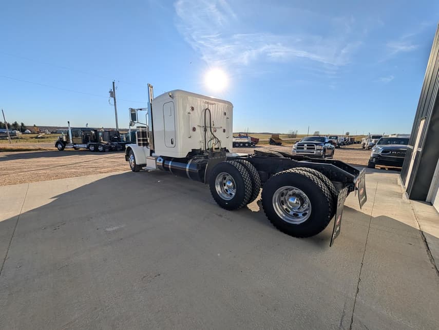 2019 Peterbilt 389 - 7