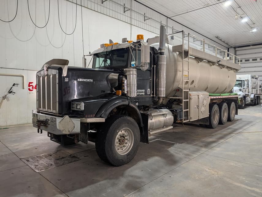 2005 Kenworth C500 - 1