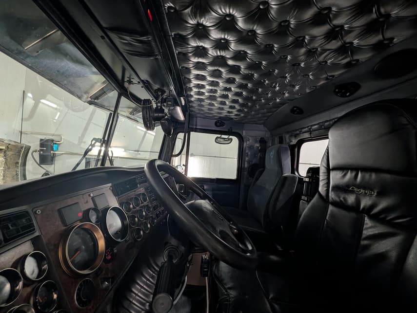 2005 Kenworth C500 - 28