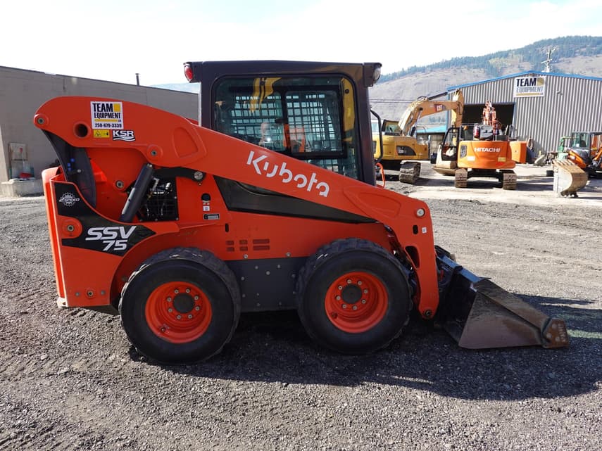 2022 Kubota SSV75 - 6