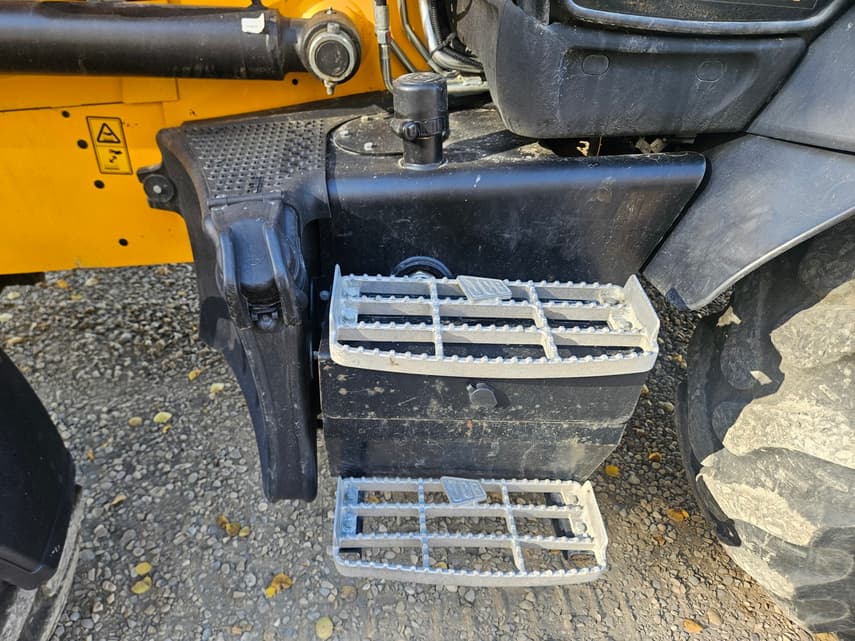 2023 JCB 3CX15 - 22