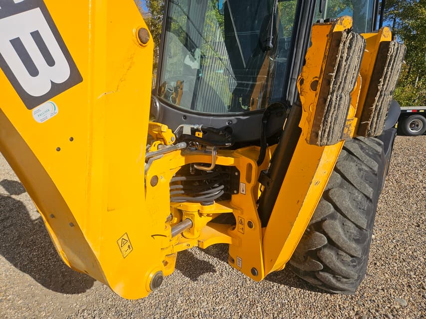 2023 JCB 3CX15 - 25