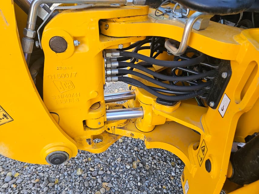2023 JCB 3CX15 - 26