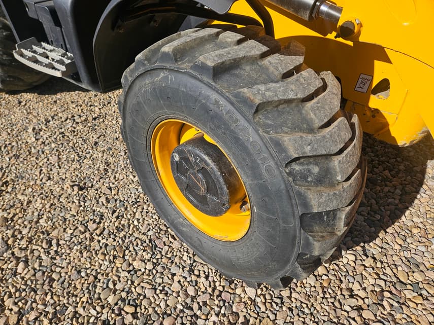 2023 JCB 3CX15 - 32